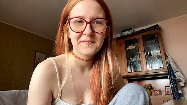 LaureenVielma online show from February 27, 2026, 7:19 am