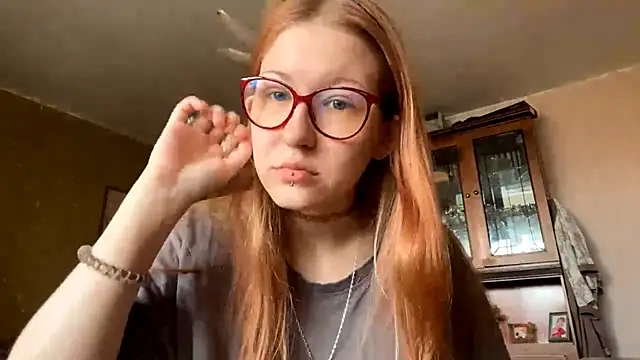 LaureenVielma online show from March 27, 2026, 8:22 am