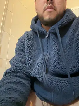 latinocalientehot online show from March 19, 2026, 8:42 pm