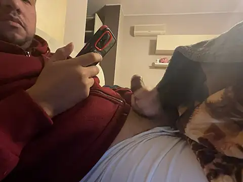 Snapshot of latinocalientehot chatting on February 6, 2026, 9:11 pm latinocalientehot online show from February 6, 2026, 9:11 pm