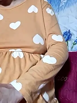 Snapshot of Pmn87 chatting on February 22, 2026, 12:18 pm Pmn87 online show from February 22, 2026, 12:18 pm