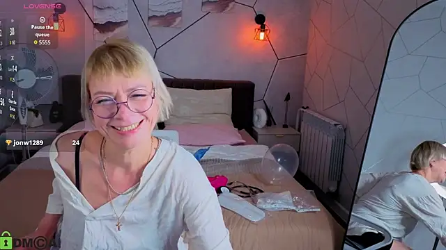 Snapshot of Ann_Annise chatting on July 22, 2026, 1:18 am Ann Annise online show from July 22, 2026, 1:18 am