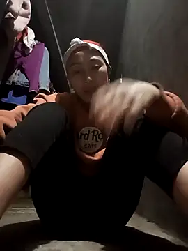 Snapshot of Ami-su chatting on February 18, 2026, 2:35 pm Ami-su online show from February 18, 2026, 2:35 pm