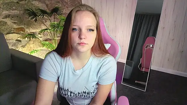 Snapshot of Candy_Lir chatting on February 6, 2026, 8:32 am Candy Lir online show from February 6, 2026, 8:32 am