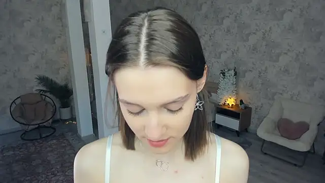 Snapshot of LianneBynon chatting on April 26, 2026, 8:55 am LianneBynon online show from April 26, 2026, 8:55 am