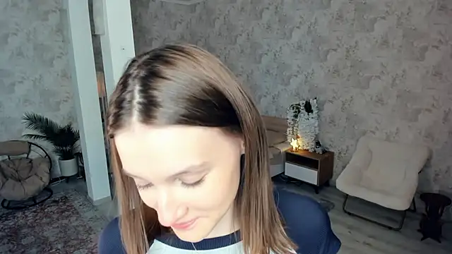 LianneBynon online show from February 23, 2026, 8:37 am