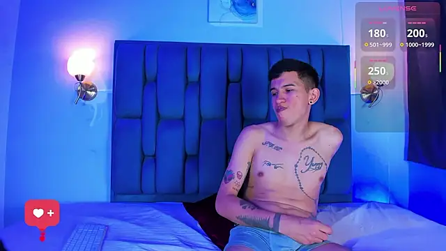 Snapshot of Bria_James chatting on February 15, 2026, 12:04 pm Bria James online show from February 15, 2026, 12:04 pm