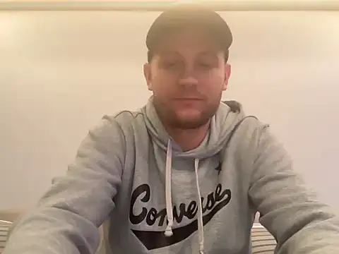 Snapshot of LubasOriginMen chatting on February 6, 2026, 1:40 pm LubasOriginMen online show from February 6, 2026, 1:40 pm