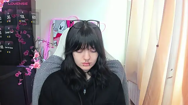 Emma Darkkk online show from February 25, 2026, 4:12 am