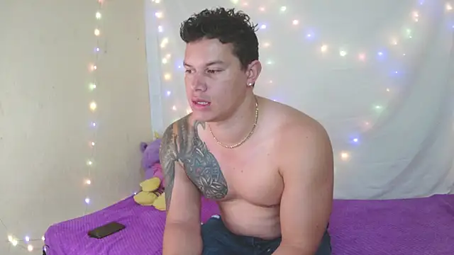 Snapshot of Eternalfuego chatting on February 11, 2026, 6:57 am Eternalfuego online show from February 11, 2026, 6:57 am