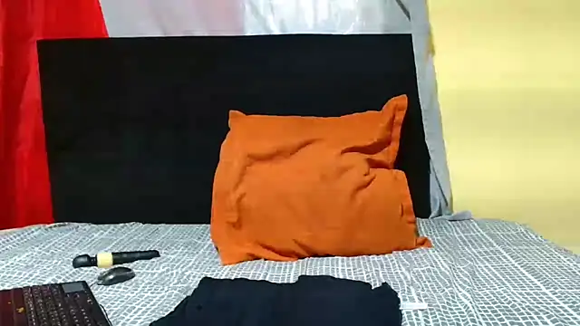 Snapshot of JinglynJuicy22 chatting on February 25, 2026, 7:41 am JinglynJuicy22 online show from February 25, 2026, 7:41 am