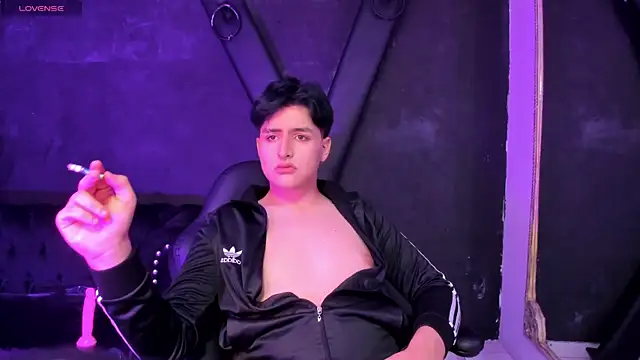 Snapshot of noahWolff_ chatting on February 5, 2026, 5:14 am noahWolff online show from February 5, 2026, 5:14 am