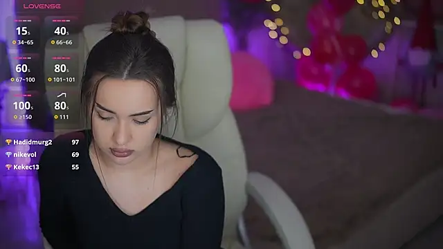 Snapshot of OliviaMoore_ chatting on February 17, 2026, 6:49 pm OliviaMoore online show from February 17, 2026, 6:49 pm