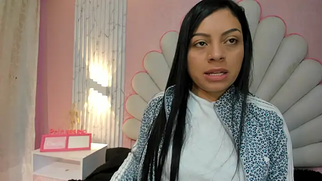 Kateemos online show from March 13, 2026, 1:49 pm