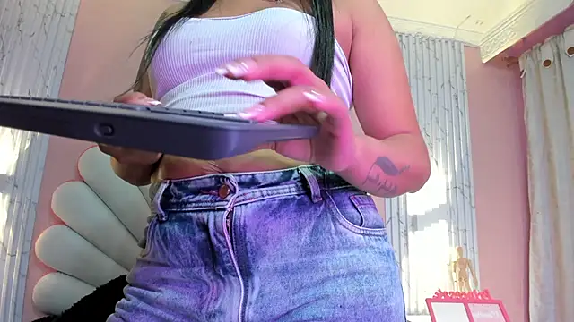 Snapshot of Kateemos chatting on February 7, 2026, 1:08 pm Kateemos online show from February 7, 2026, 1:08 pm