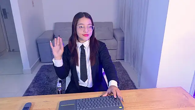 Snapshot of AntonellaBons chatting on April 22, 2026, 1:34 am AntonellaBons online show from April 22, 2026, 1:34 am