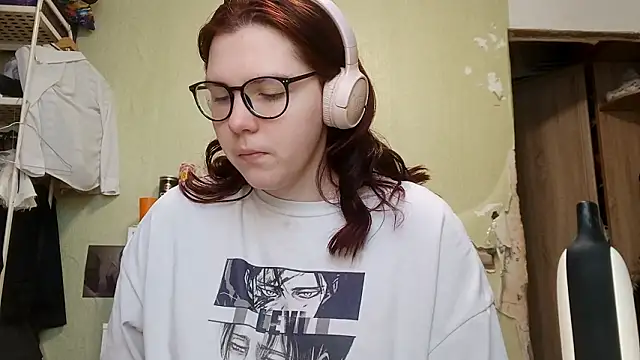 Snapshot of VannessaDillenbeck chatting on February 9, 2026, 7:50 am VannessaDillenbeck online show from February 9, 2026, 7:50 am