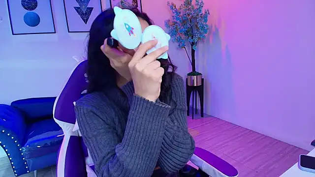 Maddie T18 online show from April 9, 2026, 11:27 am