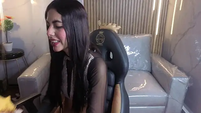 Snapshot of Perla_lovely_ chatting on May 28, 2026, 12:11 pm Perla lovely online show from May 28, 2026, 12:11 pm