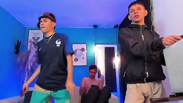 Snapshot of DesiresOfOlympus_ chatting on February 10, 2026, 12:15 pm DesiresOfOlympus online show from February 10, 2026, 12:15 pm