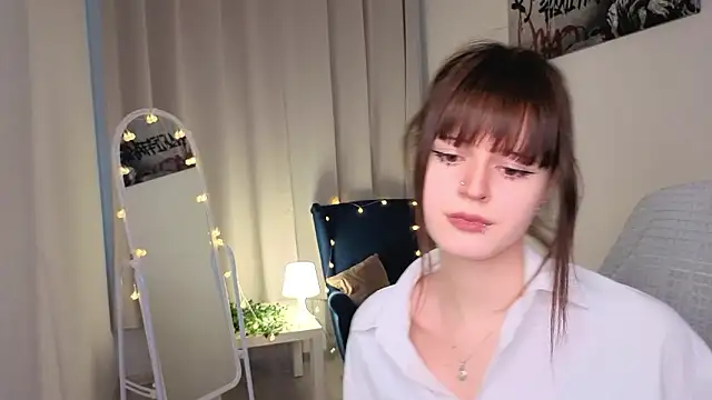 Snapshot of michelewild chatting on February 21, 2026, 1:35 pm michelewild online show from February 21, 2026, 1:35 pm