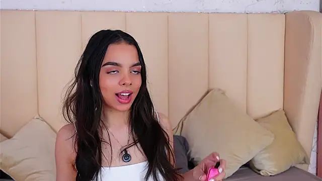 BambiRoses online show from March 30, 2026, 4:58 am