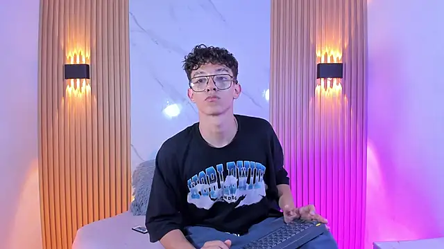 Christopher Hunter online show from February 20, 2026, 7:49 pm