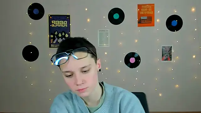 Snapshot of emi_fade chatting on February 4, 2026, 9:26 am emi fade online show from February 4, 2026, 9:26 am