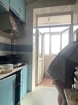 Youyou 12 online show from March 26, 2026, 1:04 am