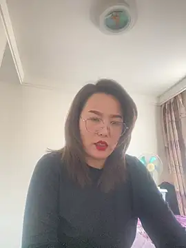 Youyou 12 online show from February 3, 2026, 3:48 am