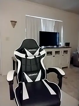 Rosegold2431 online show from February 19, 2026, 8:28 pm