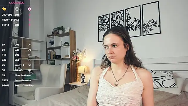 MalvinaTrafford online show from April 16, 2026, 9:50 pm