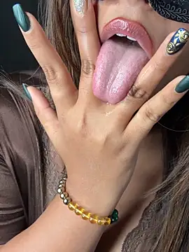 Snapshot of queen-panda chatting on February 15, 2026, 9:36 pm queen-panda online show from February 15, 2026, 9:36 pm