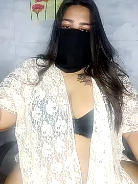 Cute G online show from April 18, 2026, 7:07 pm