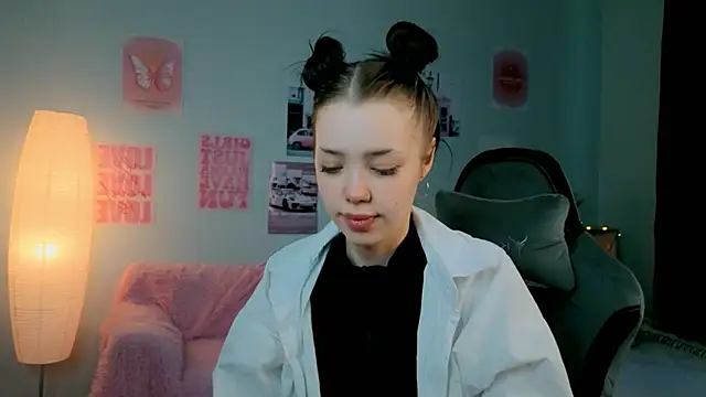 Snapshot of Vexnexe chatting on February 3, 2026, 6:22 am Vexnexe online show from February 3, 2026, 6:22 am