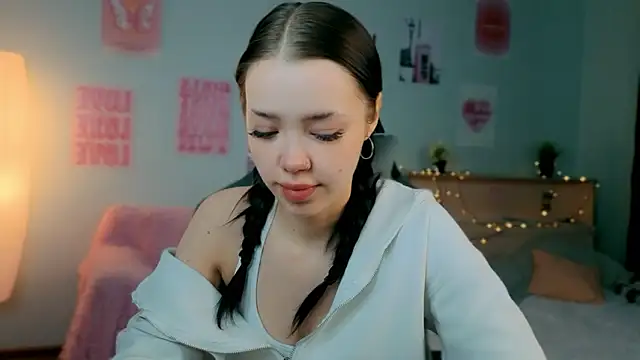 Snapshot of Vexnexe chatting on February 2, 2026, 5:06 am Vexnexe online show from February 2, 2026, 5:06 am