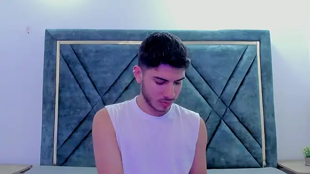 Snapshot of Apolo_Gray chatting on February 18, 2026, 5:27 am Apolo Gray online show from February 18, 2026, 5:27 am