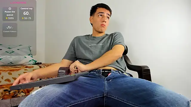 Snapshot of david_hot08 chatting on February 25, 2026, 3:29 am david hot08 online show from February 25, 2026, 3:29 am