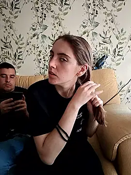 laparejaideal08 online show from April 17, 2026, 3:59 pm