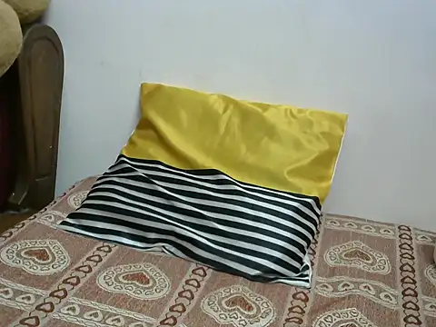 Snapshot of AariyaDesire25 chatting on April 5, 2026, 8:15 pm AariyaDesire25 online show from April 5, 2026, 8:15 pm