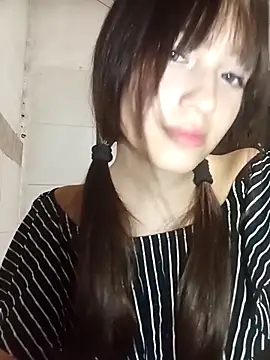 dieciochoyundia online show from February 15, 2026, 12:22 am