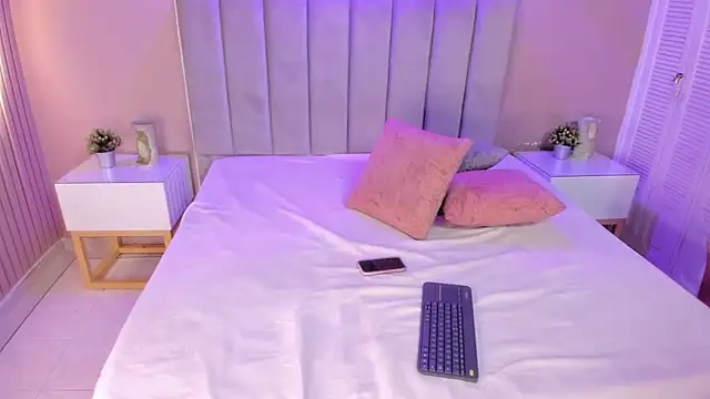 Snapshot of _Kailythompson chatting on February 5, 2026, 7:21 pm Kailythompson online show from February 5, 2026, 7:21 pm