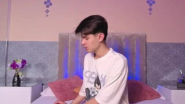 Snapshot of Derek_Sinn chatting on February 12, 2026, 8:19 pm Derek Sinn online show from February 12, 2026, 8:19 pm