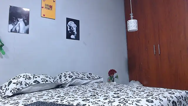 arianna rossi11 online show from March 26, 2026, 12:58 pm