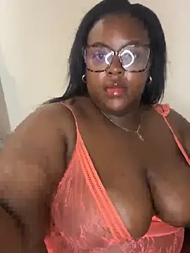 Snapshot of BouncyBBW chatting on June 6, 2026, 10:37 pm BouncyBBW online show from June 6, 2026, 10:37 pm