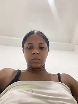 LIA PARKERR online show from May 27, 2026, 7:32 pm