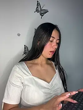 Snapshot of Tammy8 chatting on March 3, 2026, 10:06 pm Tammy8 online show from March 3, 2026, 10:06 pm