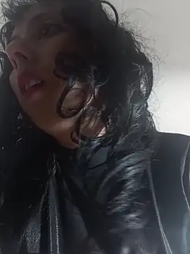 Snapshot of Eva_Err chatting on February 5, 2026, 9:54 pm Eva Err online show from February 5, 2026, 9:54 pm