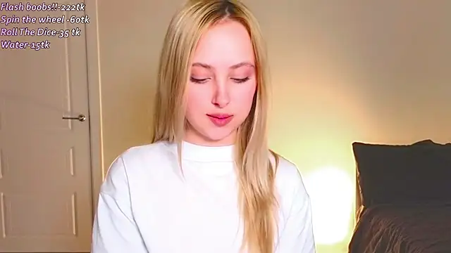 Snapshot of xloex chatting on February 3, 2026, 12:32 pm xloex online show from February 3, 2026, 12:32 pm