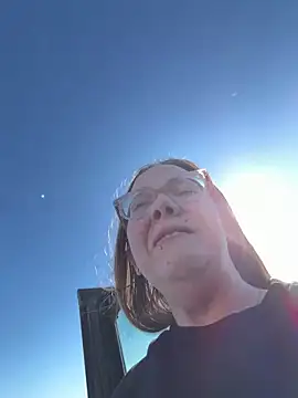 lickablelynn87 online show from February 25, 2026, 3:34 pm